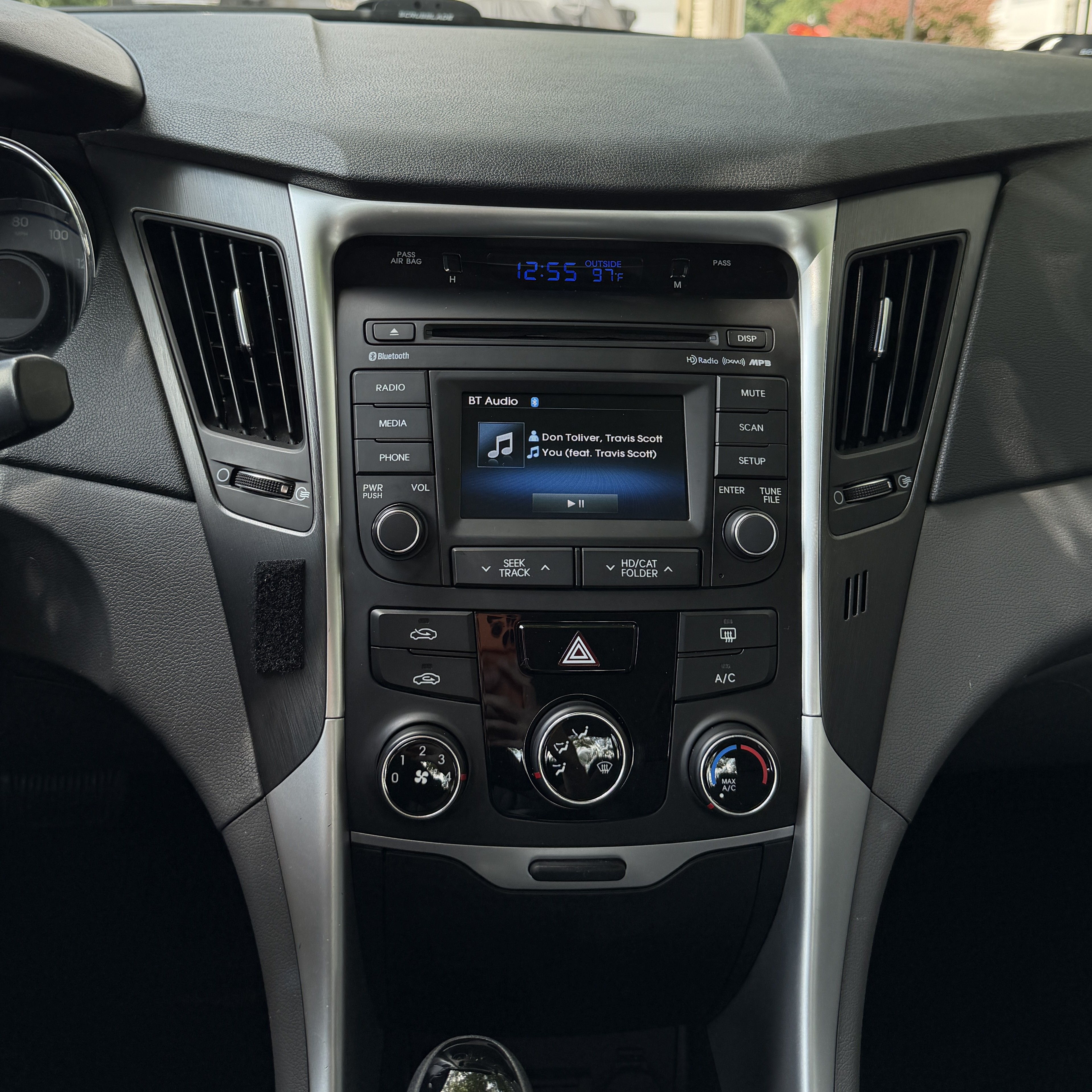 An original 2014 Sonata radio.
